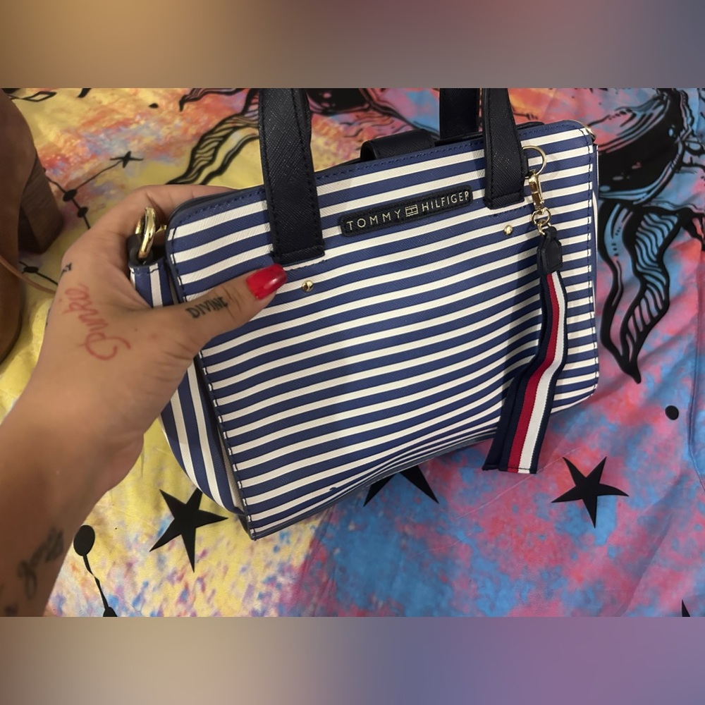 Tommy Hilfiger purse